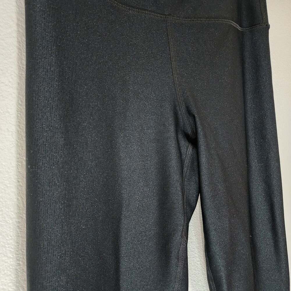 OFFLINE by Aerie Black Ribbed High-Waisted 7/8 Leggings - Picture 3 of 12